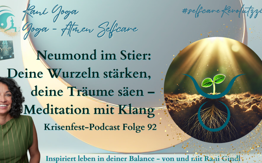 Ein kleiner grüner Keimling wächst aus dunkler Erde, beleuchtet von sanftem Licht – Symbol für Neubeginn und Erdung zum Neumond im Stier.
